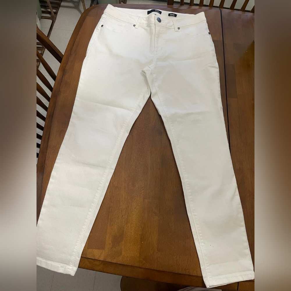 White Jeans